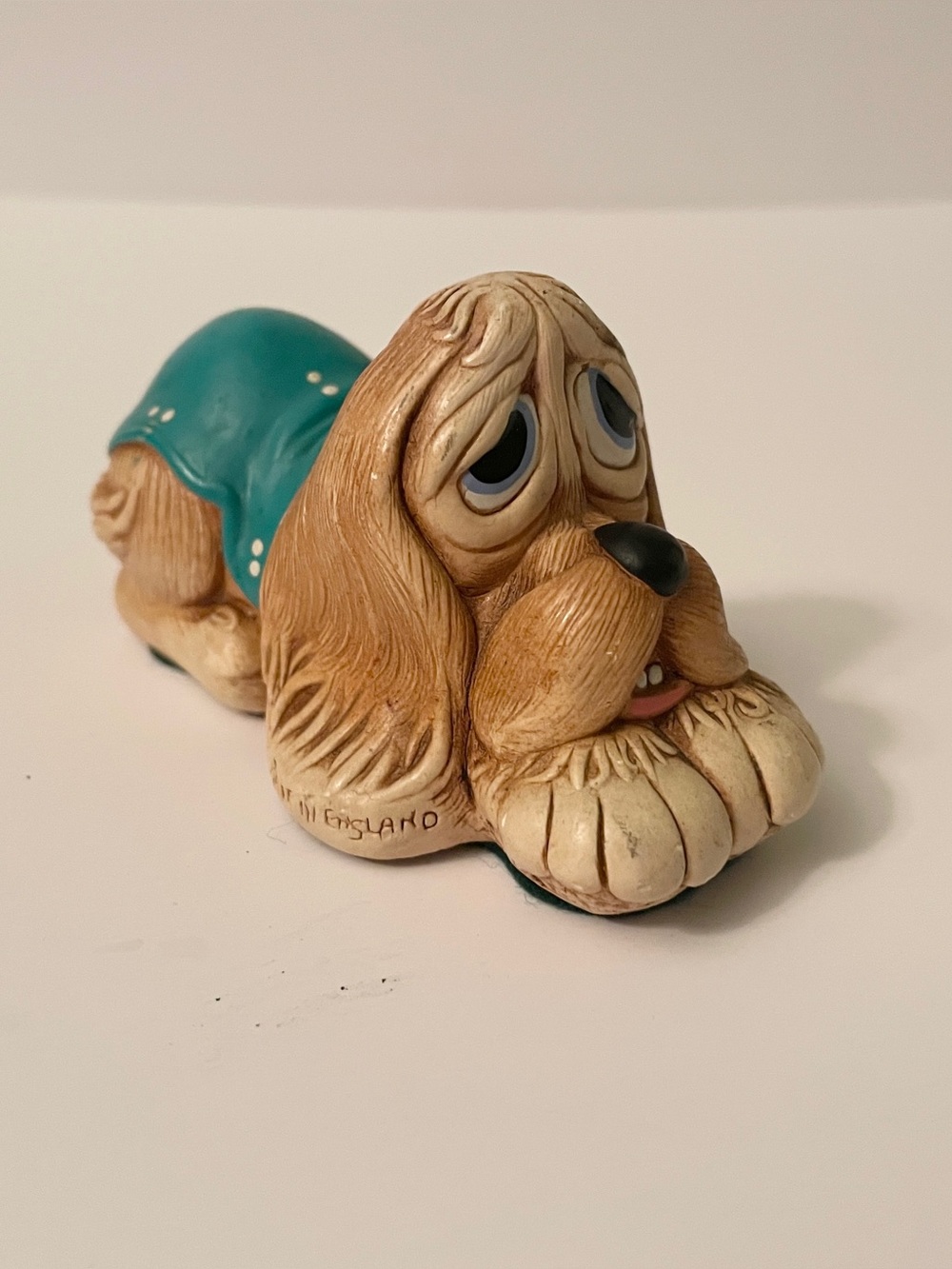 Vintage Pendelfin Pooch Dog Figurine Stonecraft England Teal Polka Dot Blanket